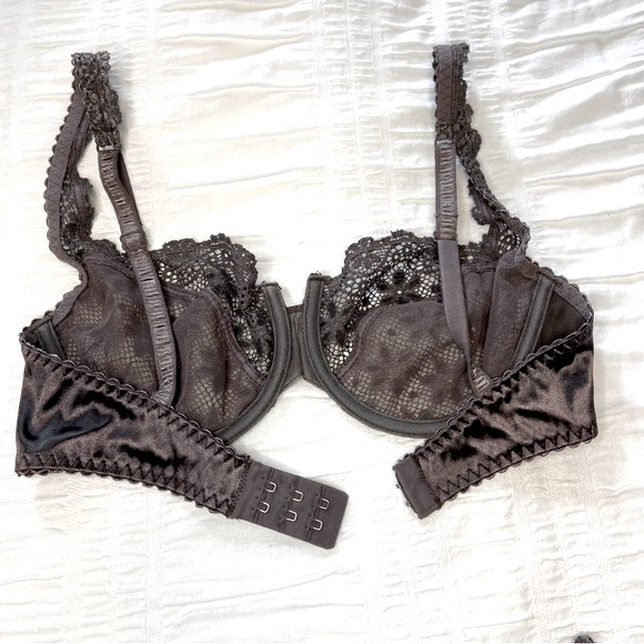 Passionata Lace Bra - Picture 4 of 8